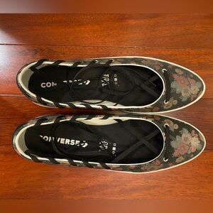 Converse floral slip on women’s size 11